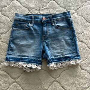 Old Navy Jean shorts w lace trim —size 10 girls